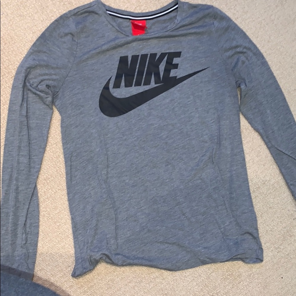 Gray Nike long sleeve shirt